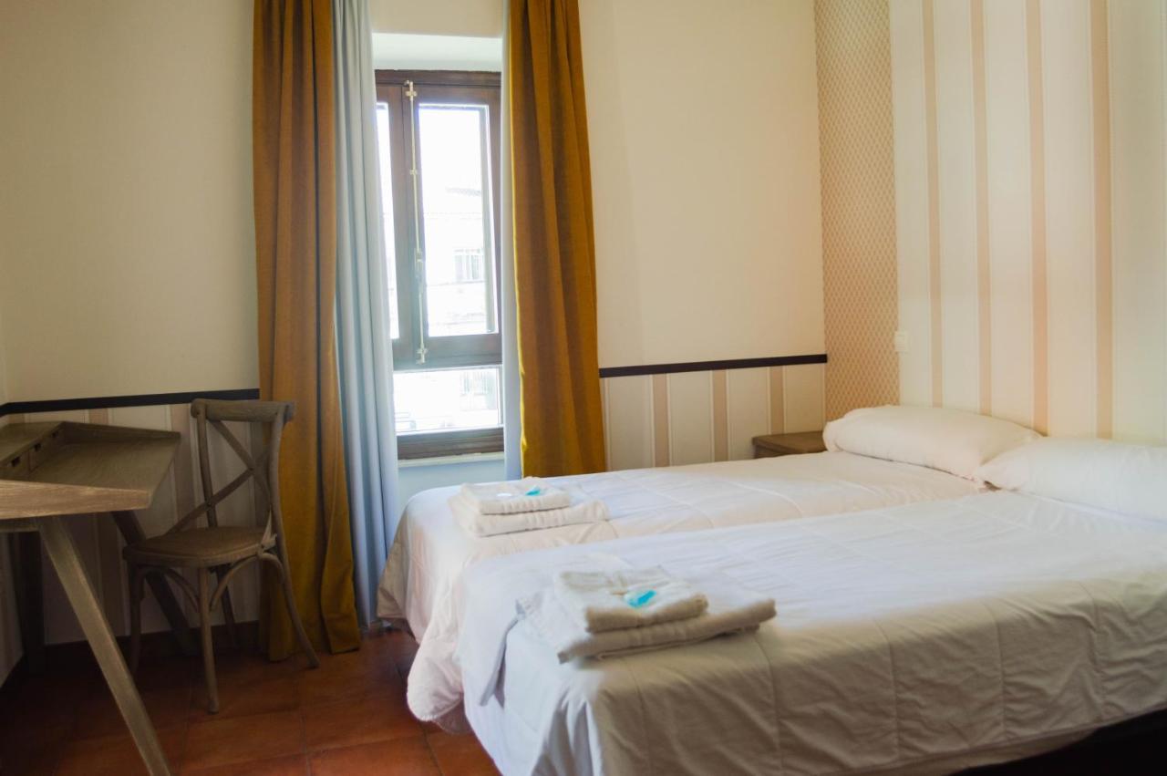 Casa Del Cura Hotel ลาสนาวาสเดลมาร์เกส ภายนอก รูปภาพ